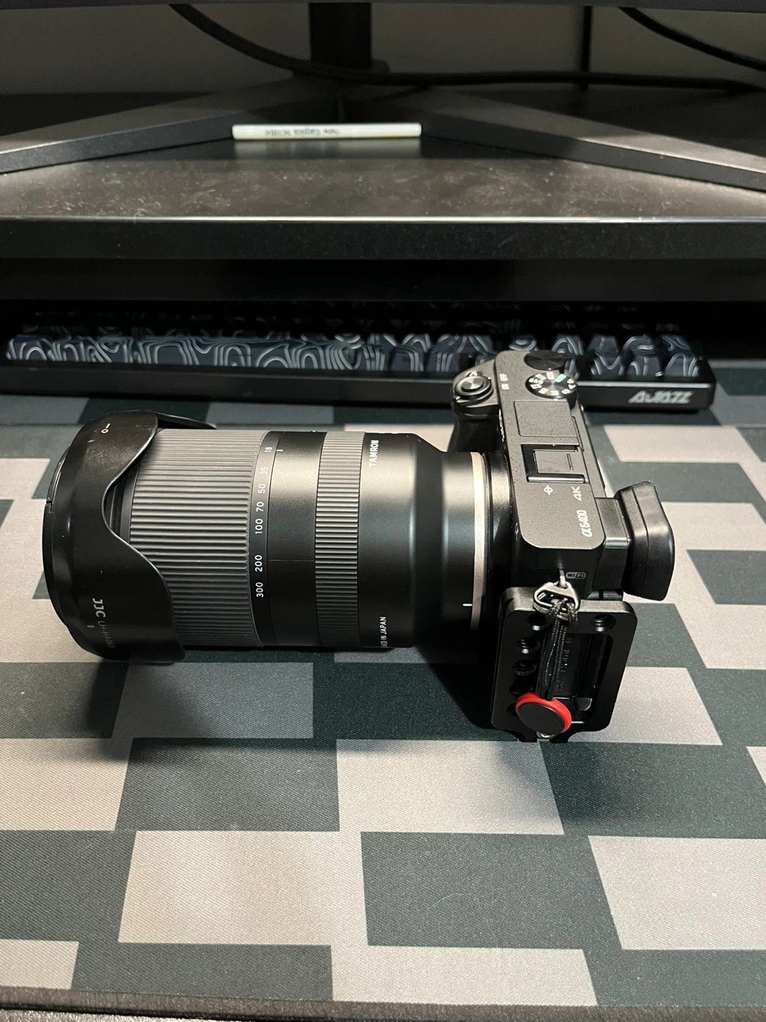 Sony a6400 with tamron 18-300mm low shutter count - photo 2