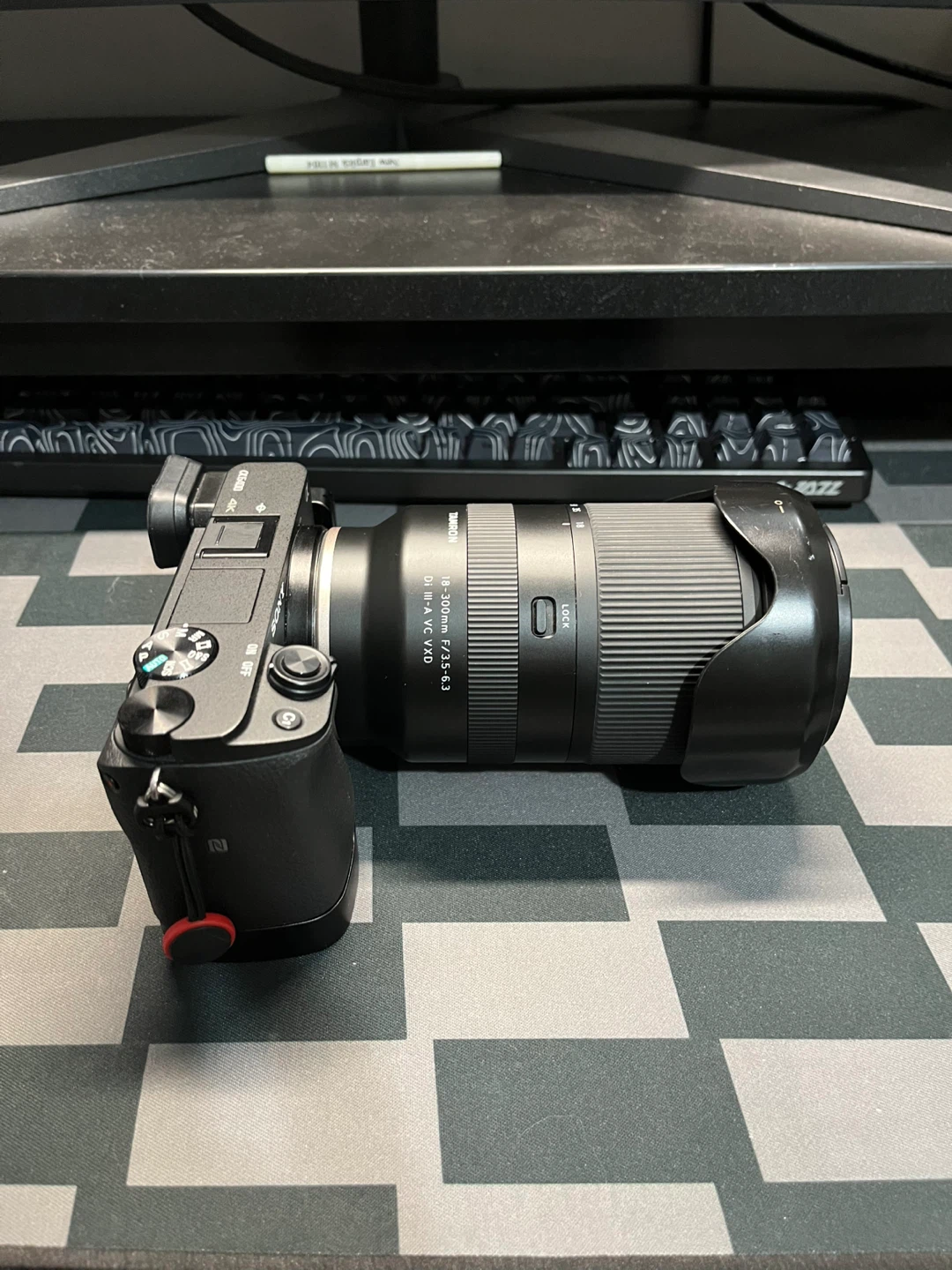 Sony a6400 with tamron 18-300mm low shutter count - photo 4