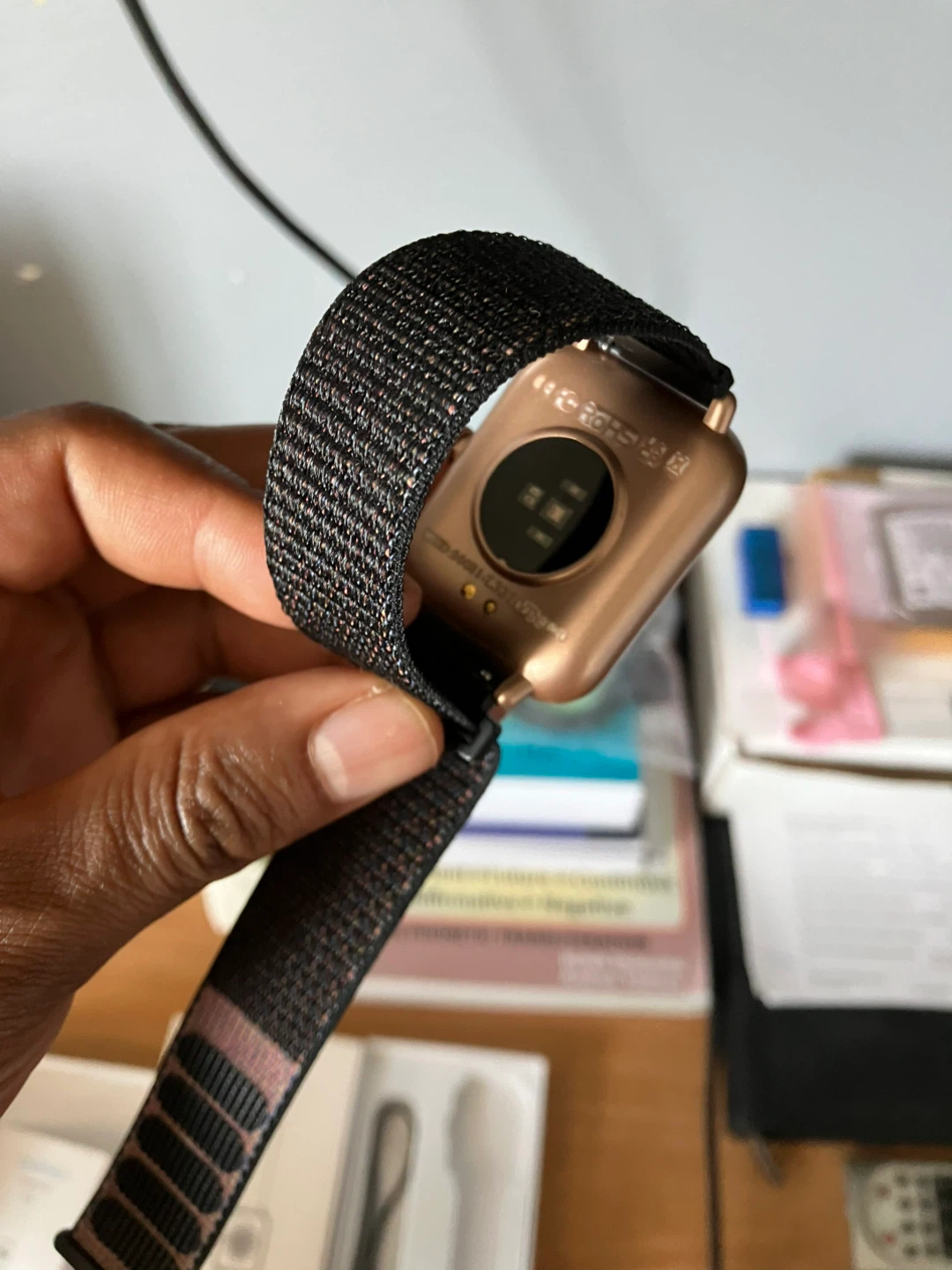 L20 Smart Watch (for parts) - photo 3