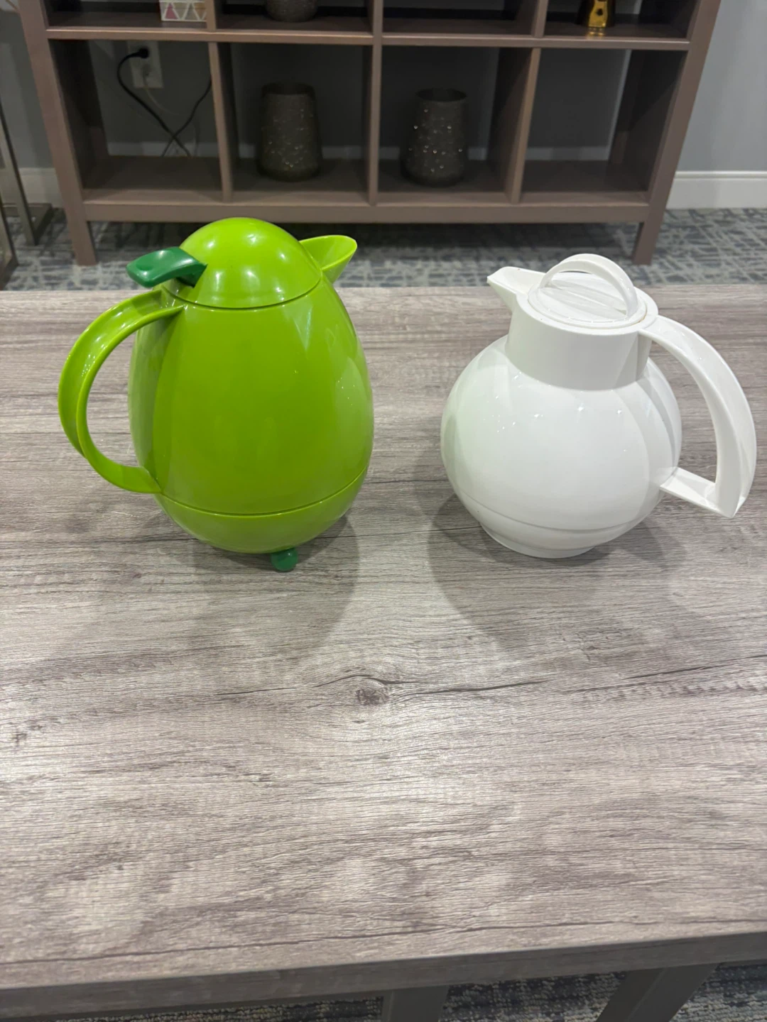 Two Thermal Carafes (Green & White) - photo 2