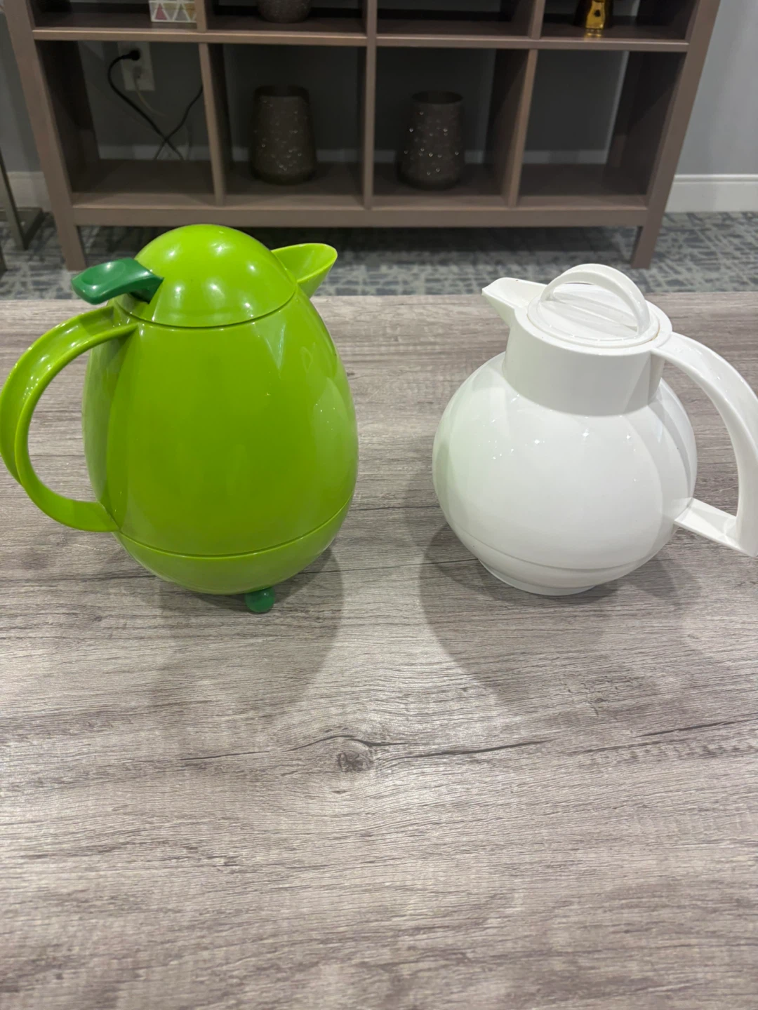 Two Thermal Carafes (Green & White) - photo 3