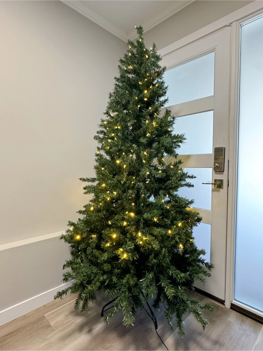 ⭐️SALE⭐️6.5ft Christmas Color Changing Pre-lit Tree