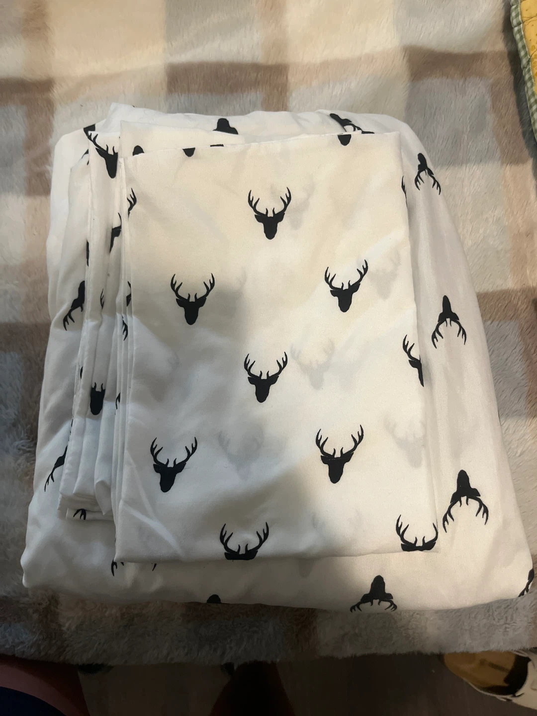 Bedding set.