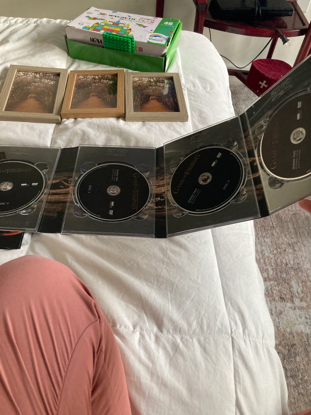Game of Thrones: The Complete Second Season DVD Box Set - photo 2