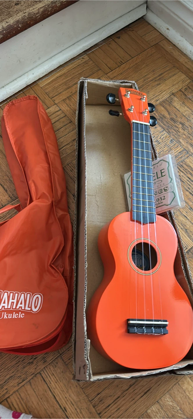 Mahalo Rainbow Series Soprano Ukulele with Bag - Orange