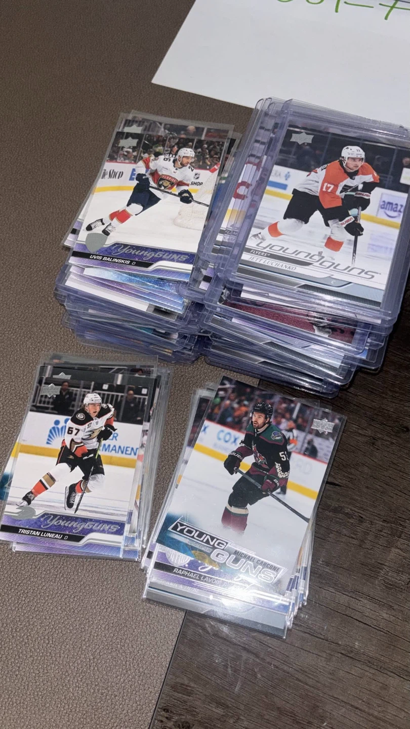 Stack of 175-180 UD Young Guns - photo 4