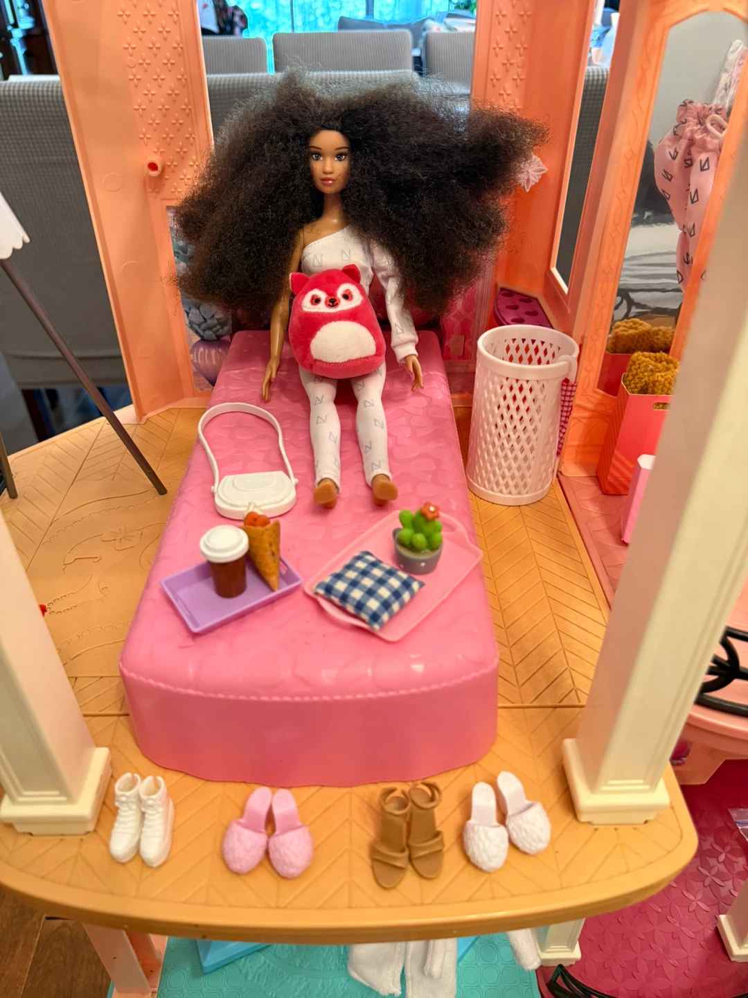 Barbie Dreamhouse Dollhouse with Accessories - photo 2