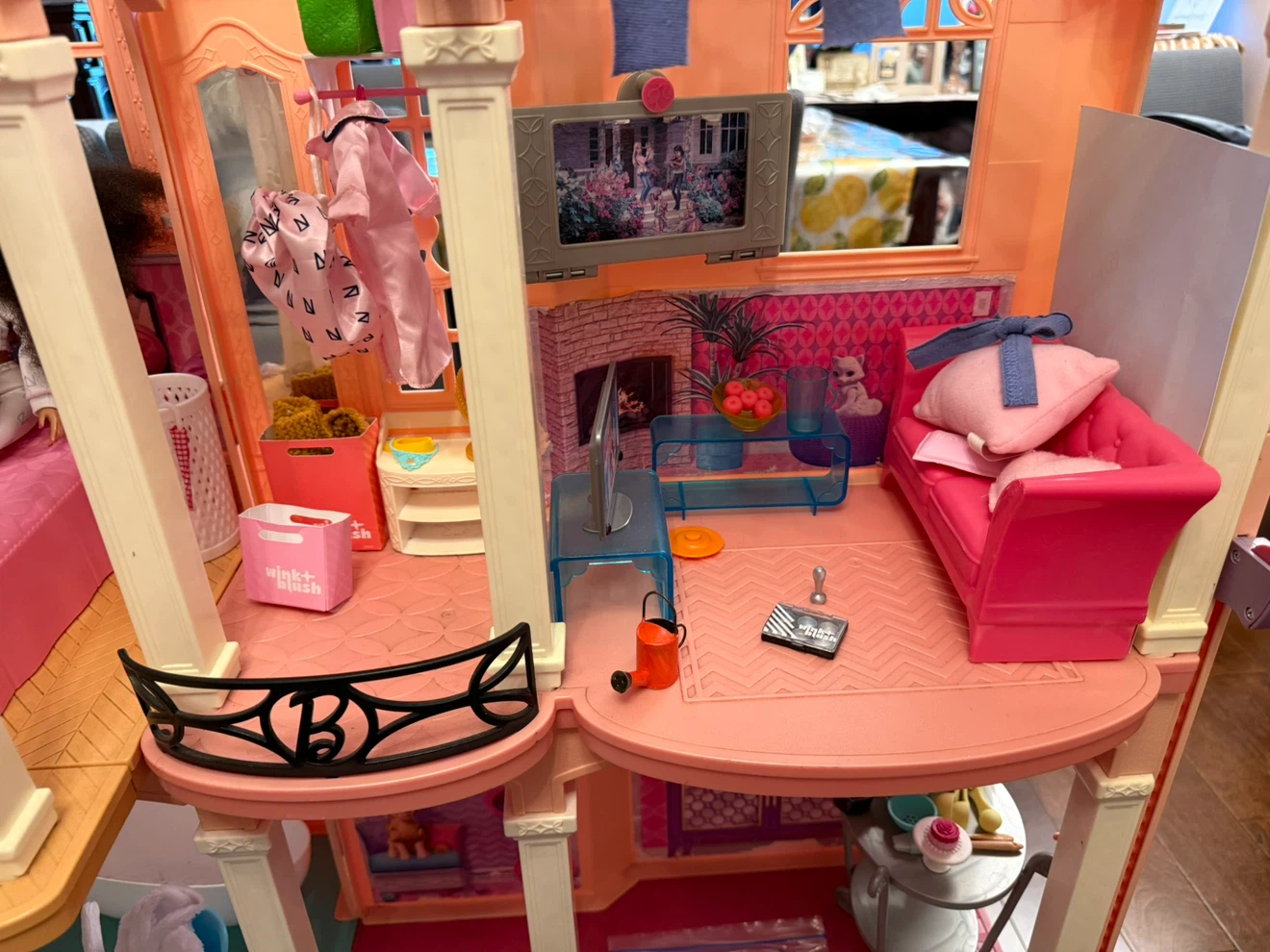 Barbie Dreamhouse Dollhouse with Accessories - photo 3
