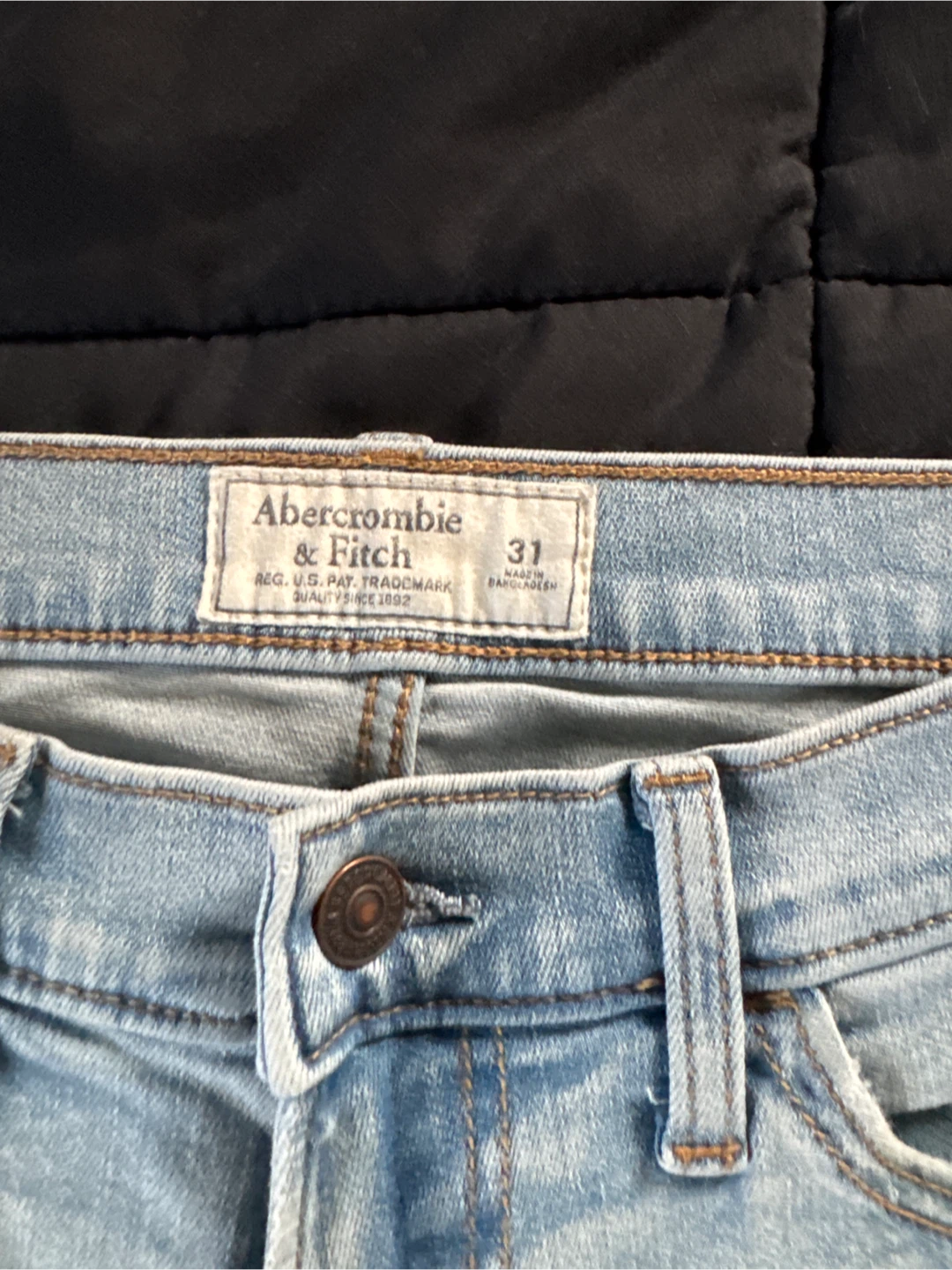 Abercrombie & Fitch Distressed Denim Shorts men’s - photo 2