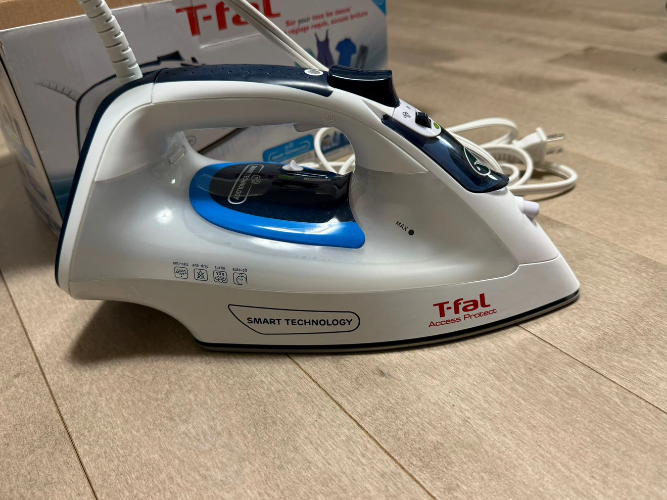 T-fal Access Protect Steam Iron FV1610 - photo 3
