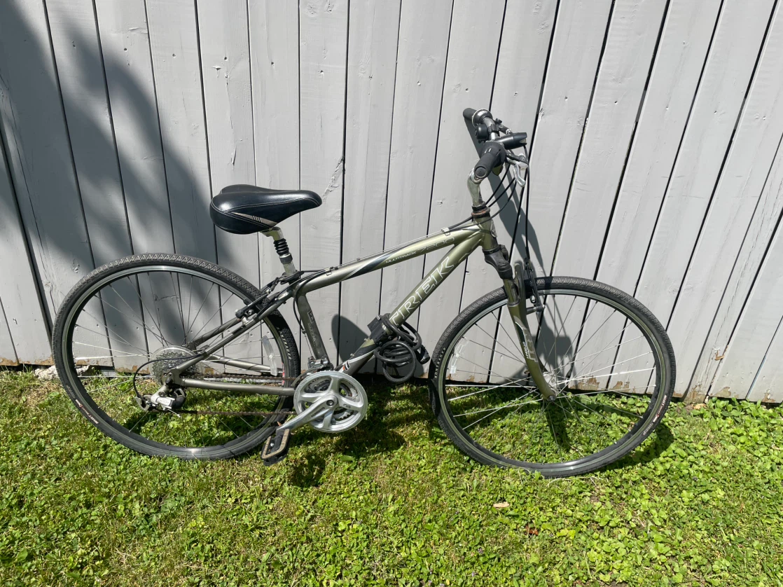 Trek Multitrack 7200 Hybrid Bike