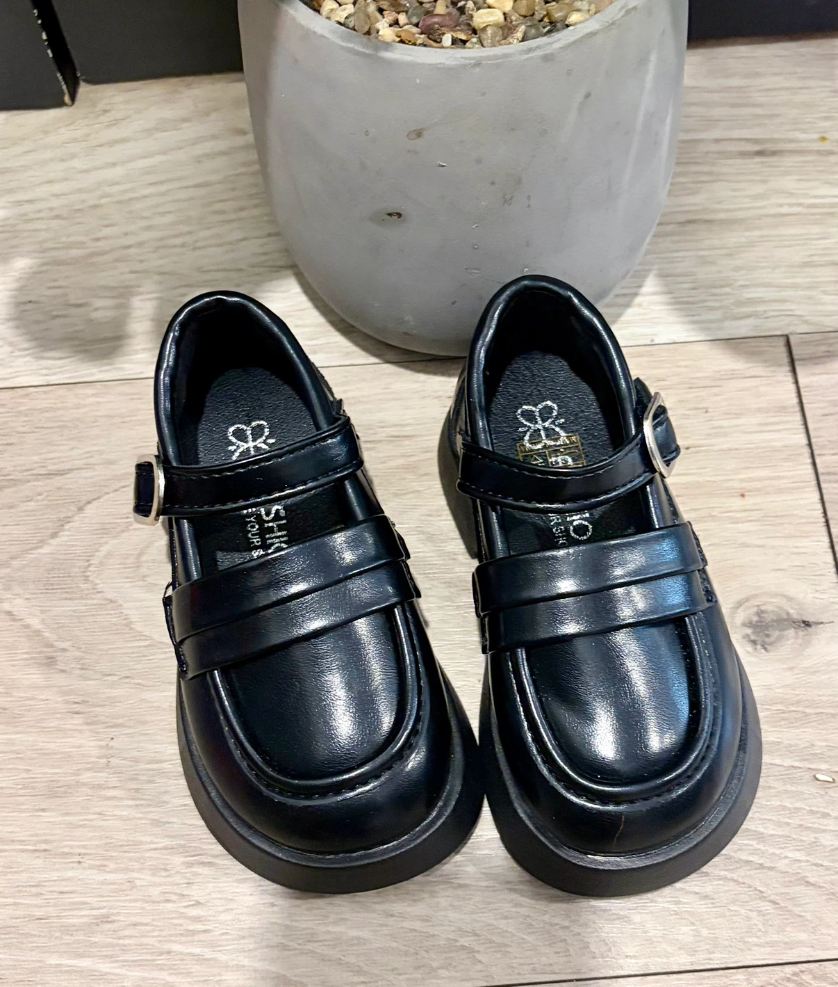 Fashion black loafers size 23