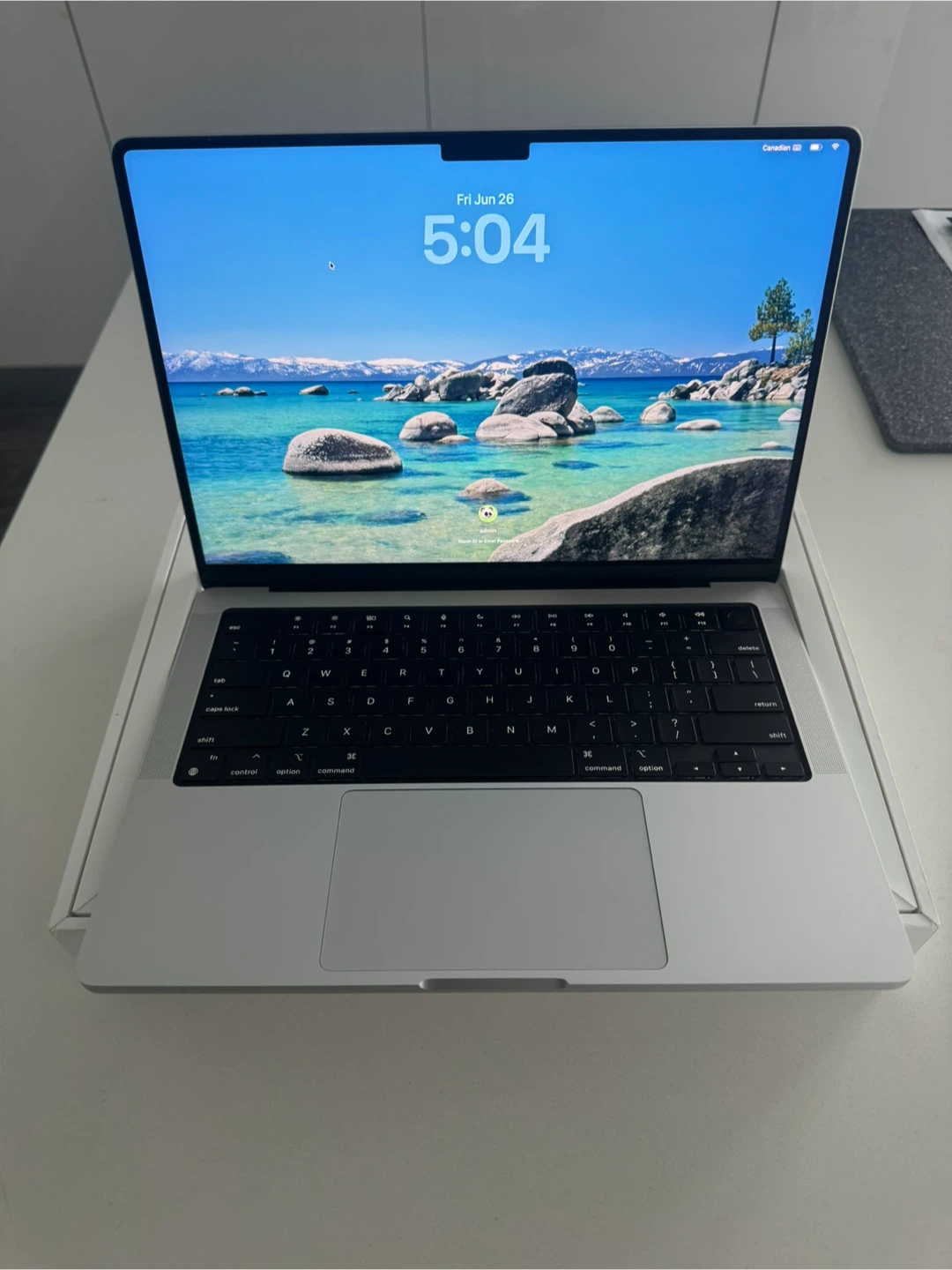 Apple MacBook Pro M3 14" (2023) — 8GB RAM / 512GB Storage