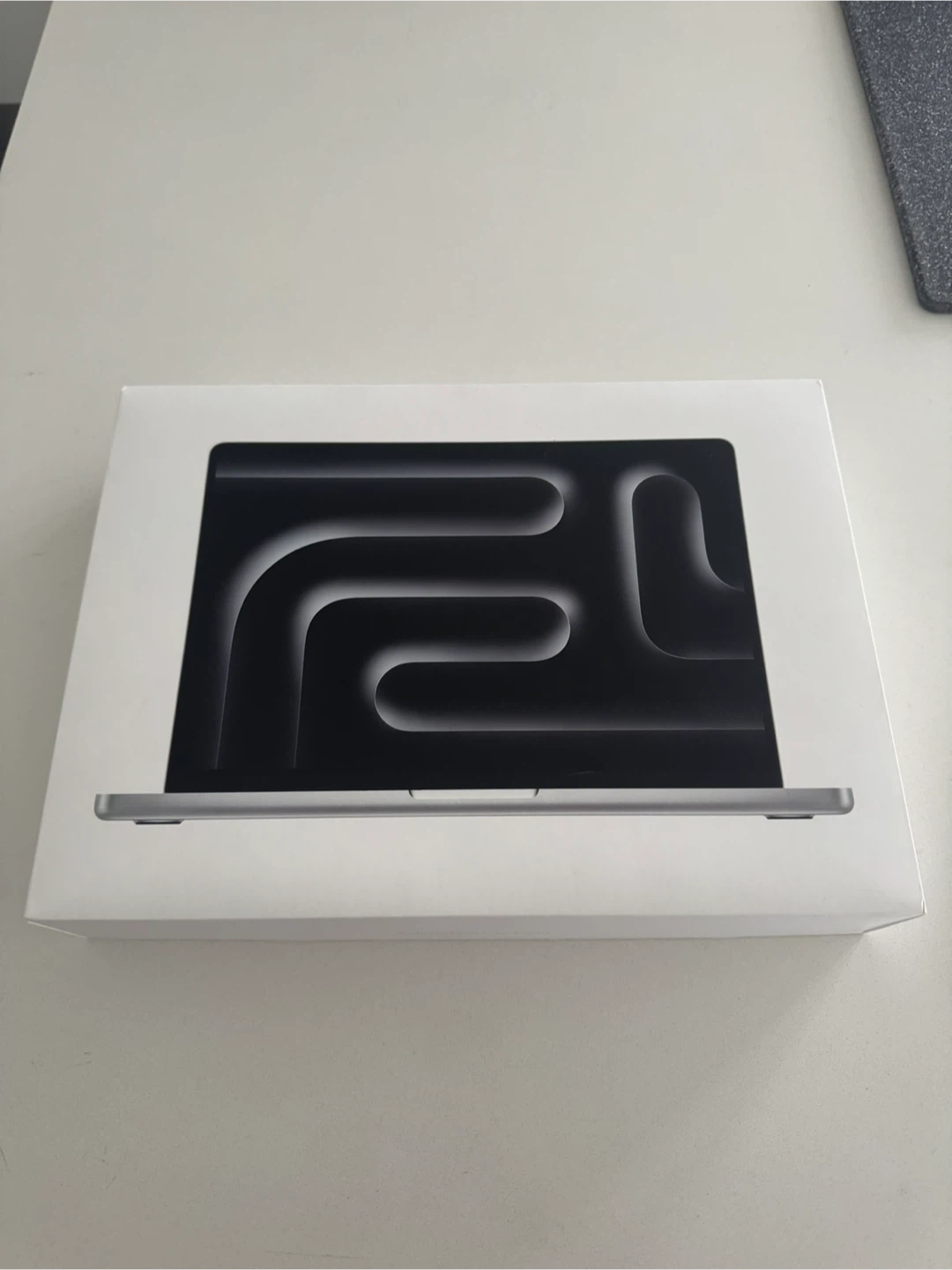Apple MacBook Pro M3 14" (2023) — 8GB RAM / 512GB Storage - photo 3