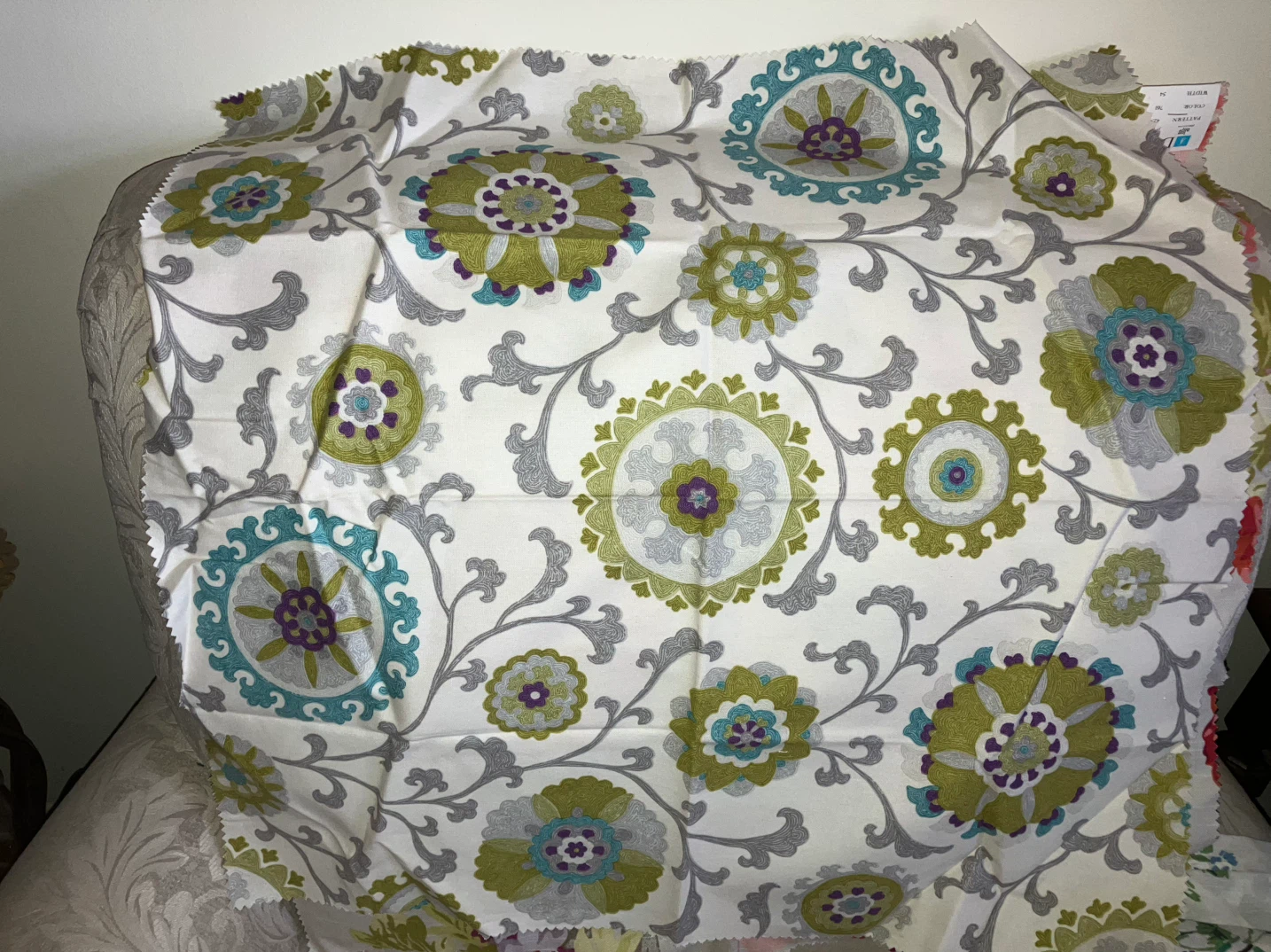 Floral Medallion Upholstery Fabric-66 x 66 cm