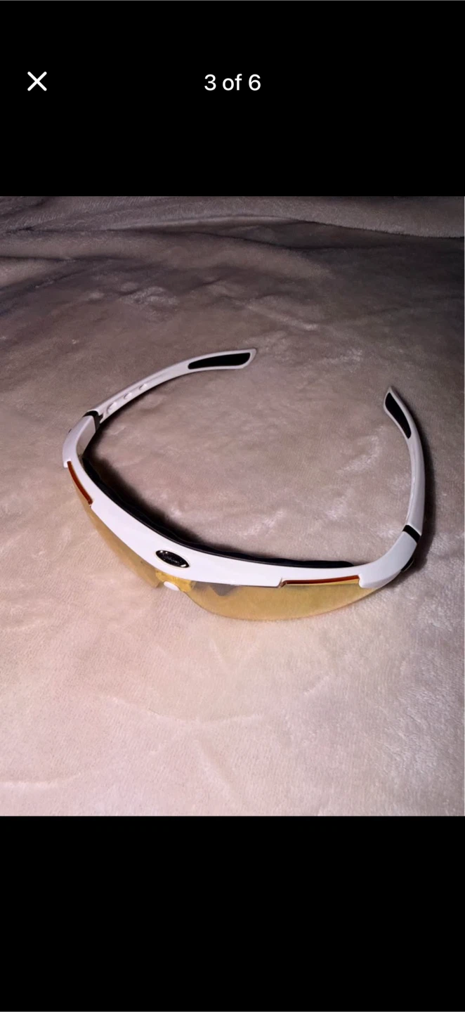 Oakley Sunglasses with Case - photo 2