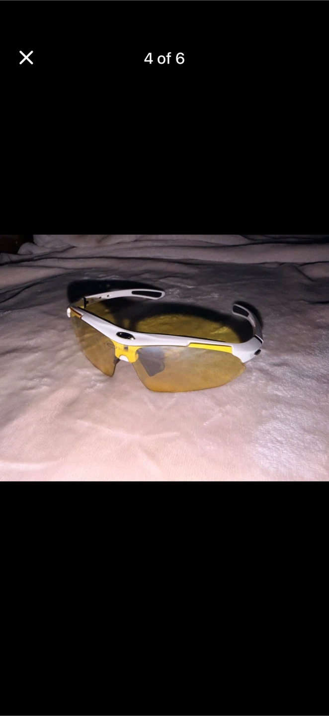 Oakley Sunglasses with Case - photo 3