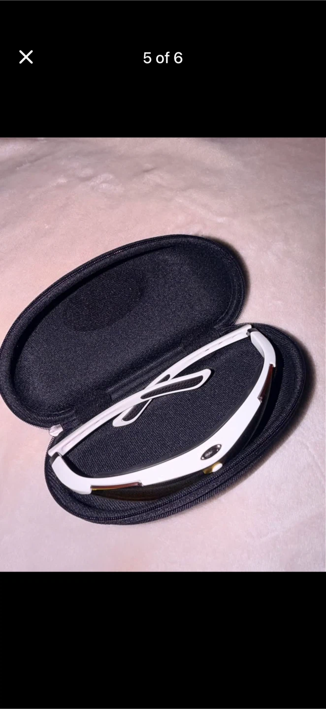 Oakley Sunglasses with Case - photo 4