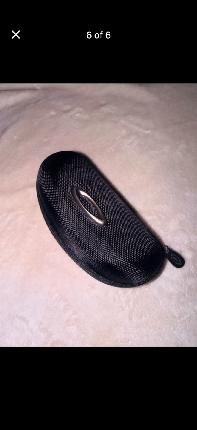 Oakley Sunglasses with Case - photo 5