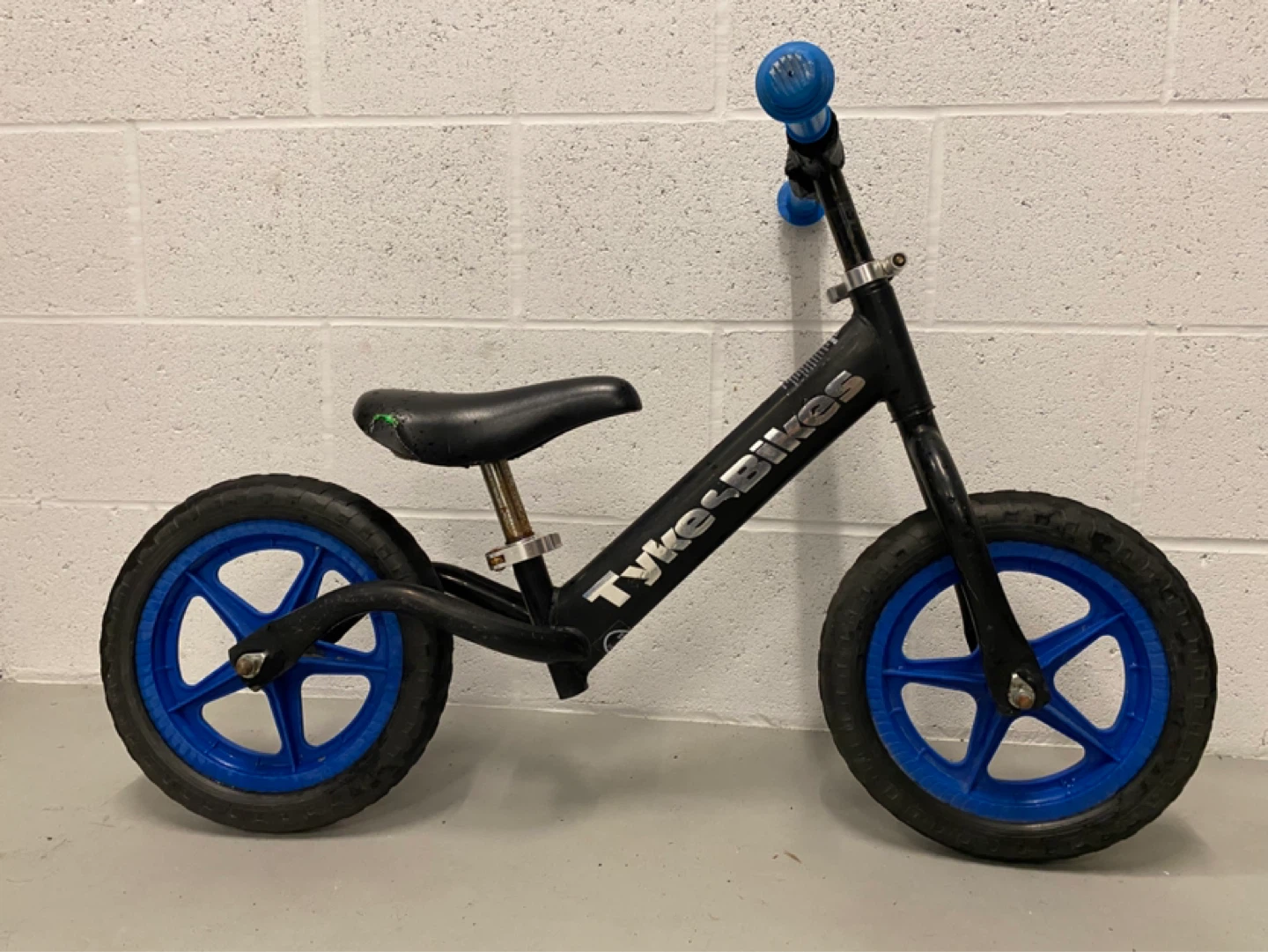 Tyke Bikes Balance Bike - Black and Blue - photo 2
