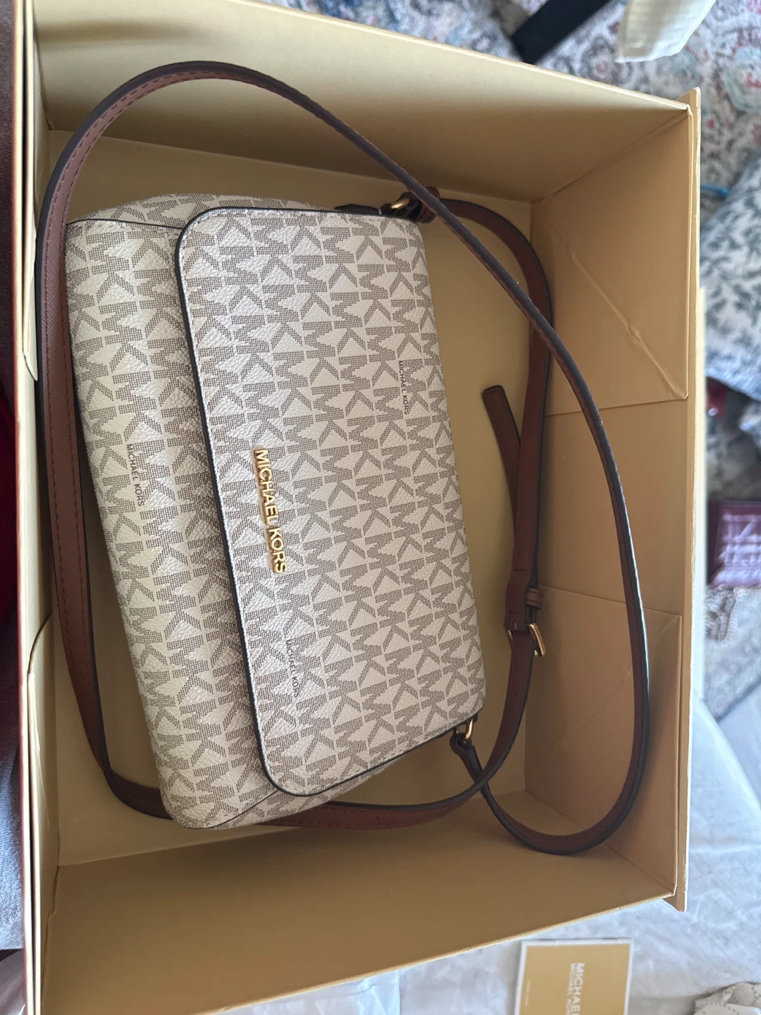 Michael Kors Crossbody Bag – Excellent Condition 🤍 - photo 2