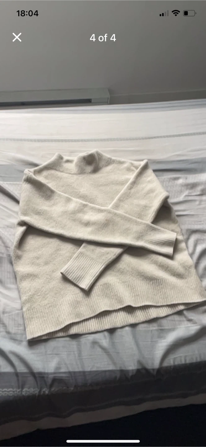 Uniqlo Mock Neck Sweater - photo 4