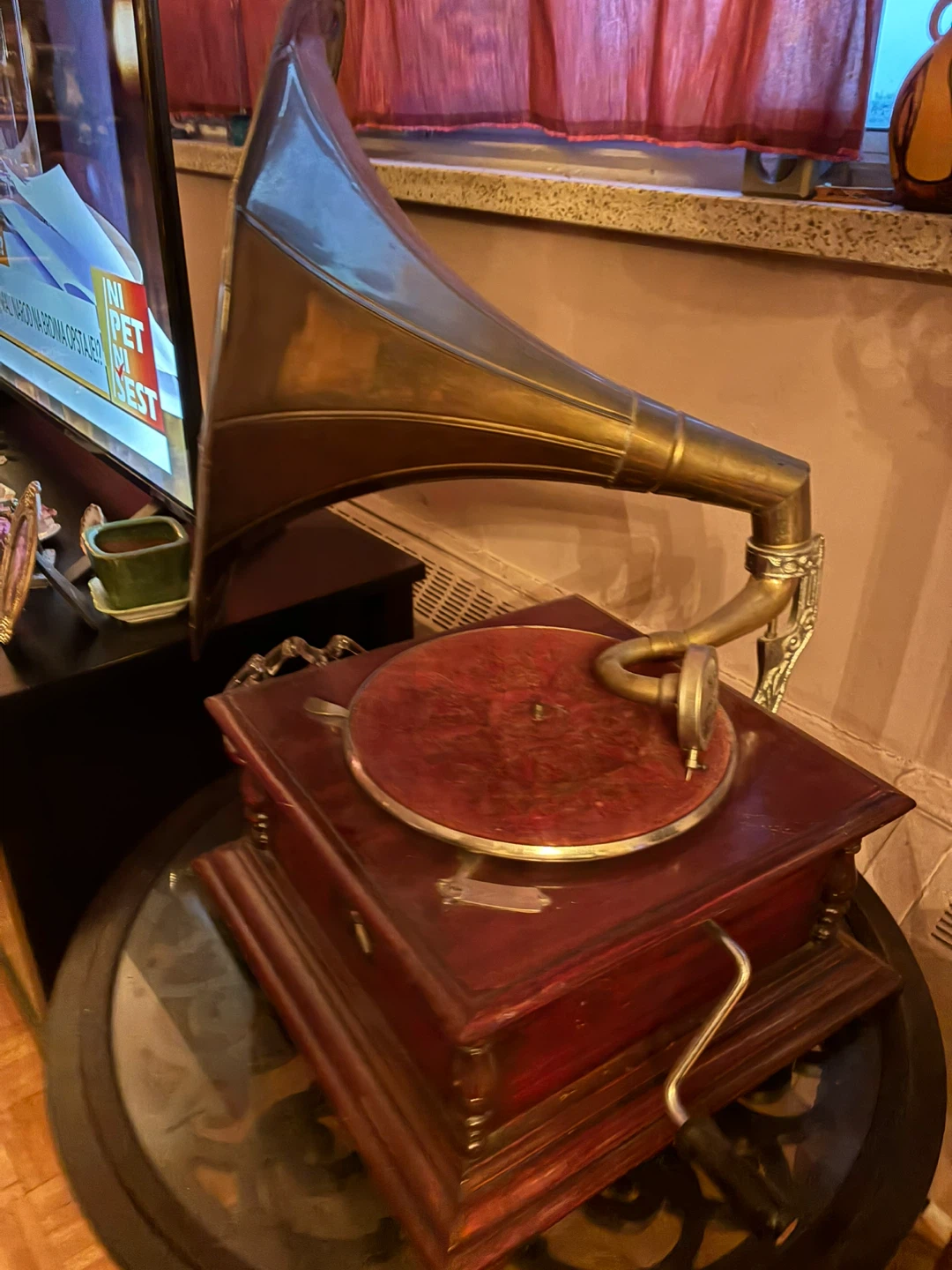 vintage gramophone - photo 2