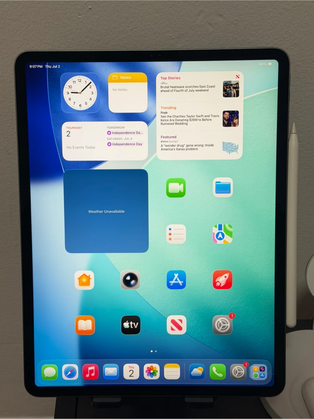 Apple iPad Pro 12.9” 256GB (3rd Gen) + Apple Pencil (2nd gen)