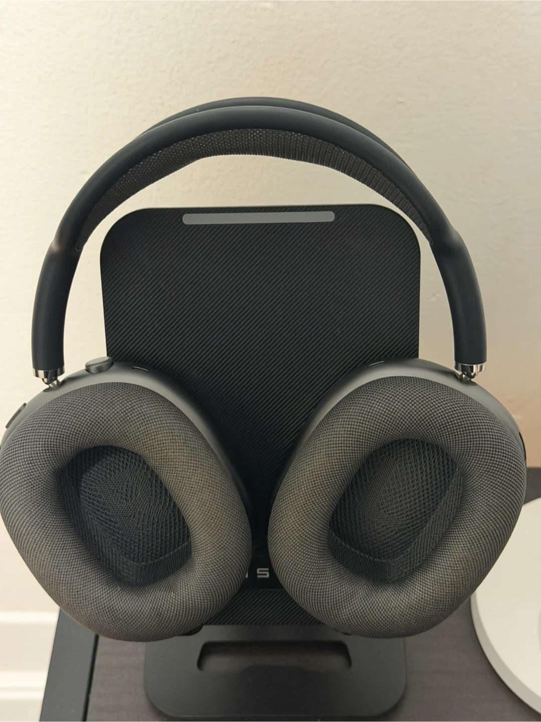 Apple AirPods Max - LIKE NEW - photo 2