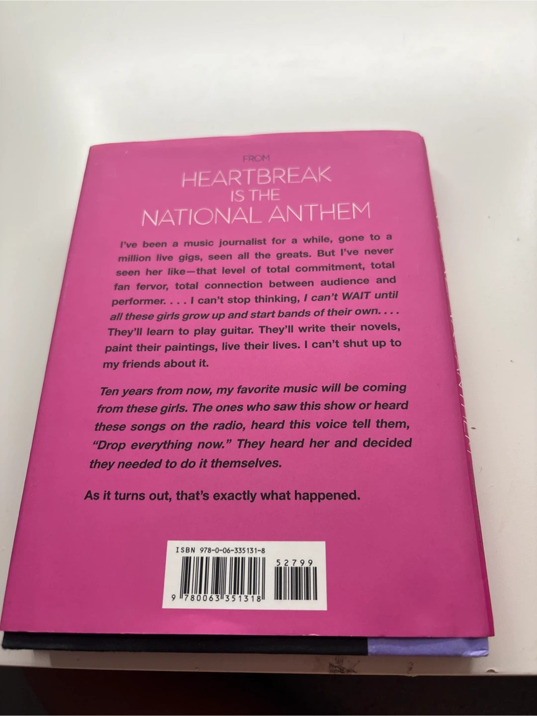 Heartbreak is a national anthem a Taylor Swift book - photo 2