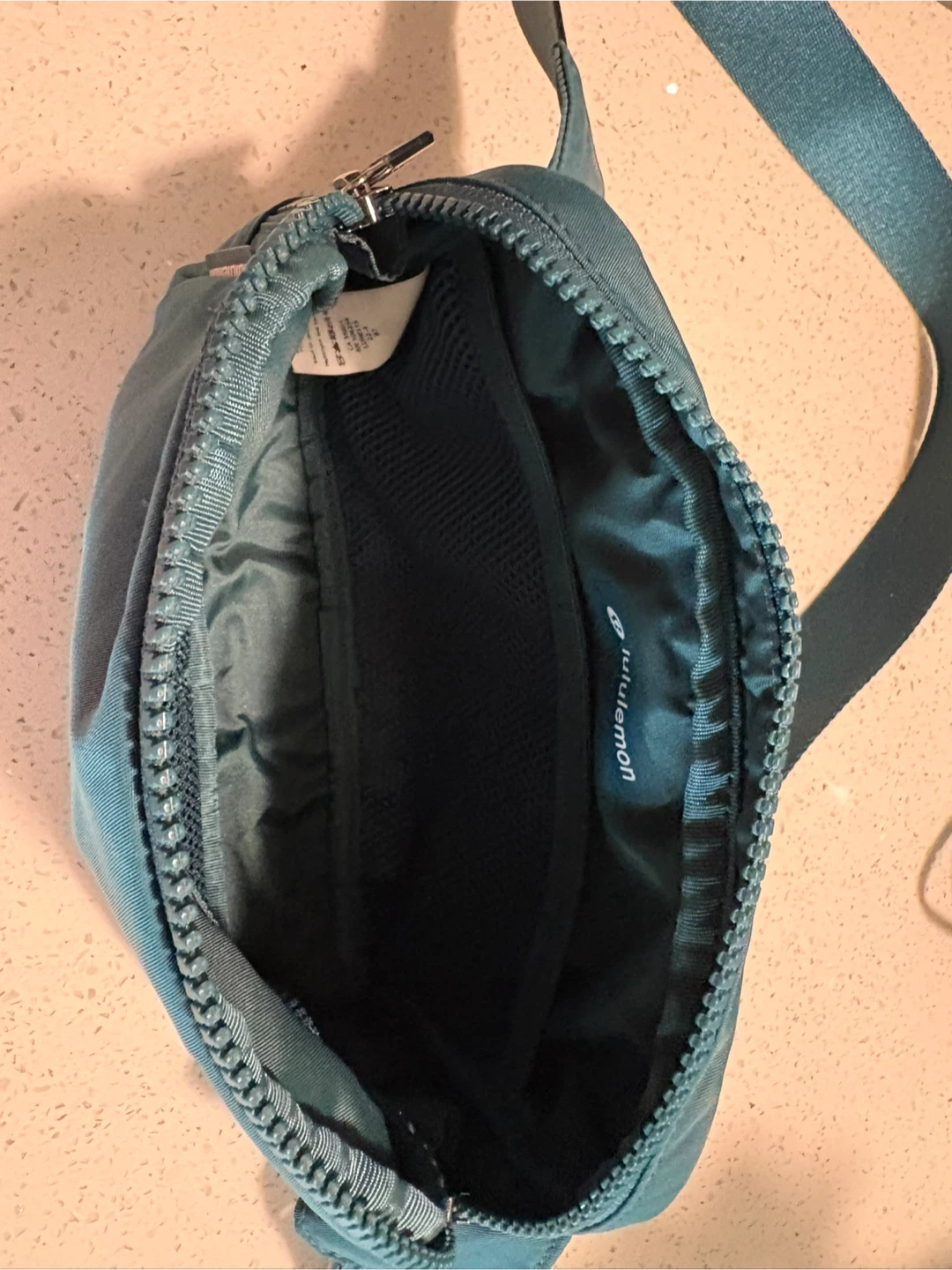 Lululemon Everywhere Belt Bag - photo 2