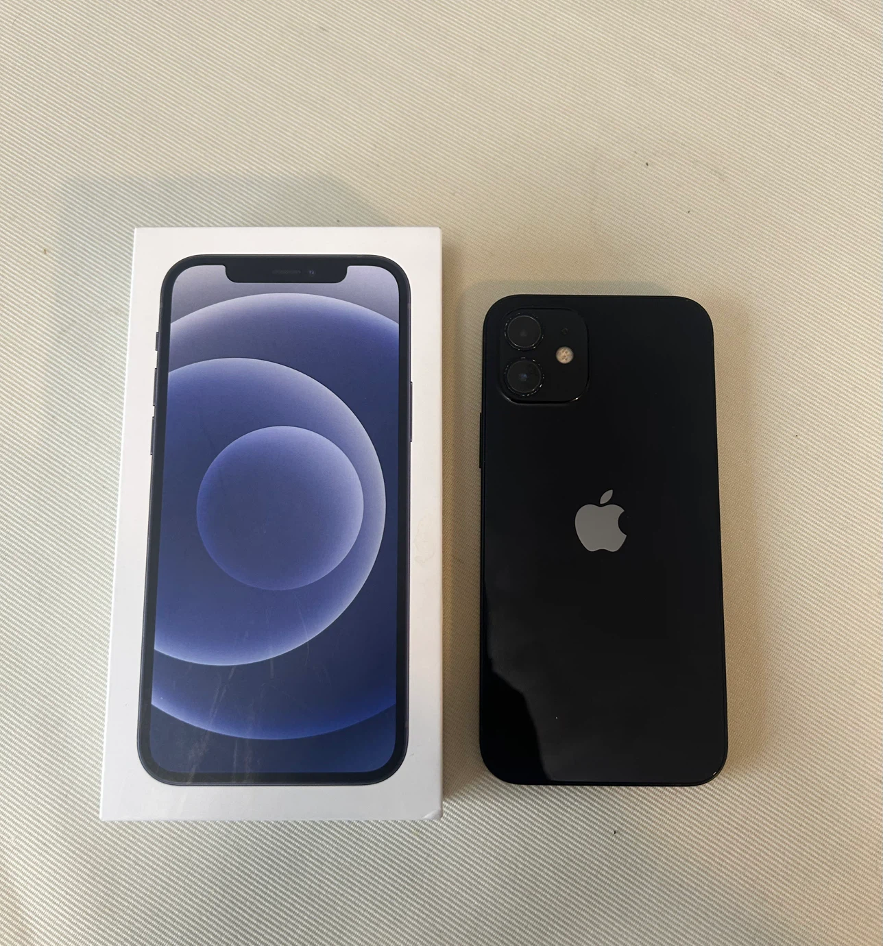 Apple iPhone 12 - Black