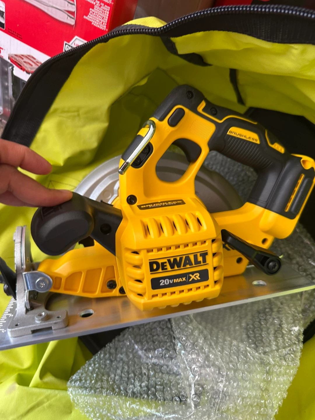 DEWALT DCS570 7 1/4" Cordless Circular Saw - photo 2