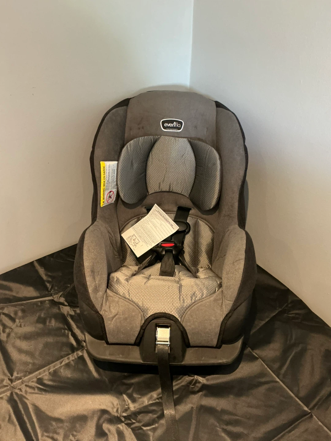 Evenflo Tribute Saturn Car Seat