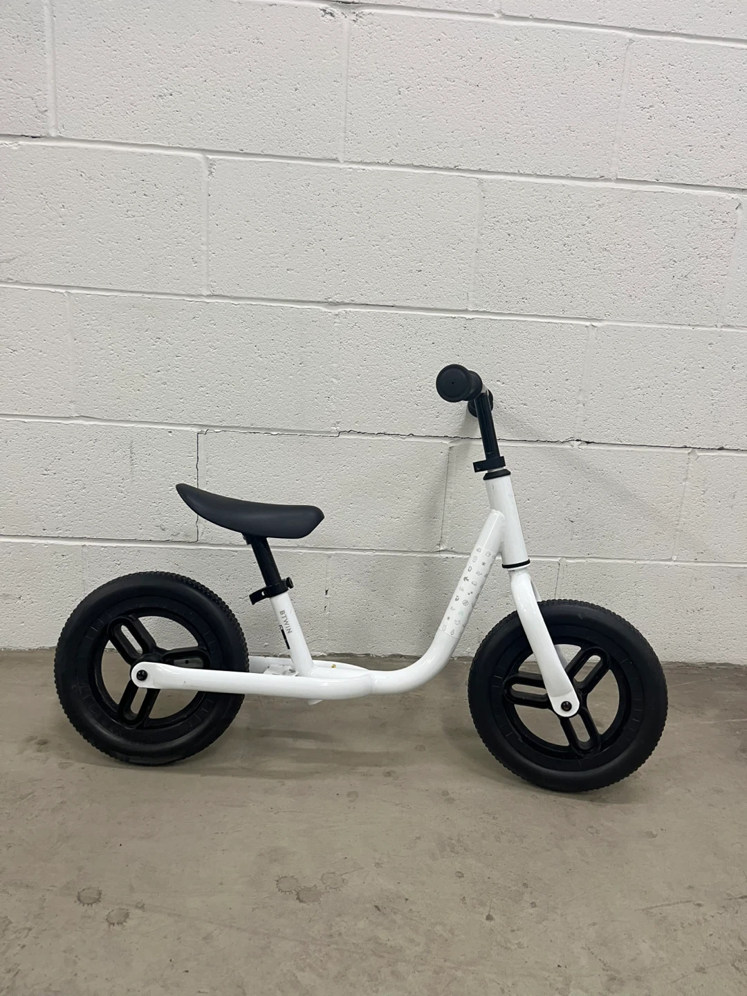 Kids balance bike 10 in - photo 2