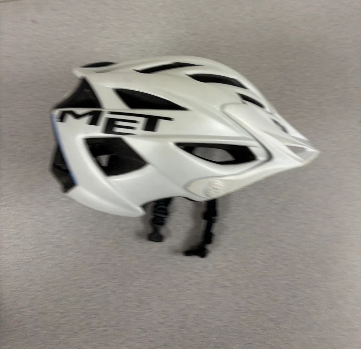 MET Terra Bicycle Helmet - White + eyewear - photo 3