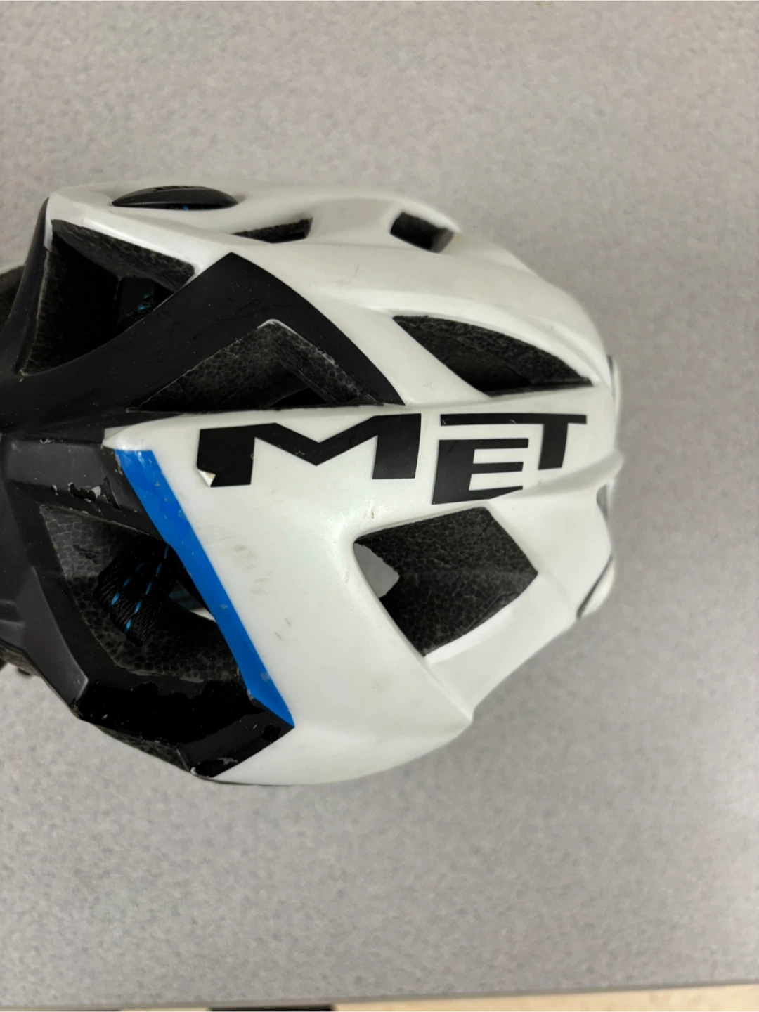 MET Terra Bicycle Helmet - White + eyewear - photo 5