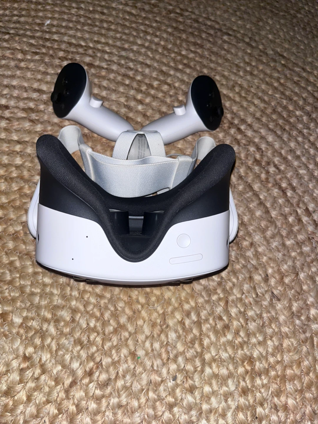 Meta Quest 3 refurbished VR Headset with Controllers - photo 4