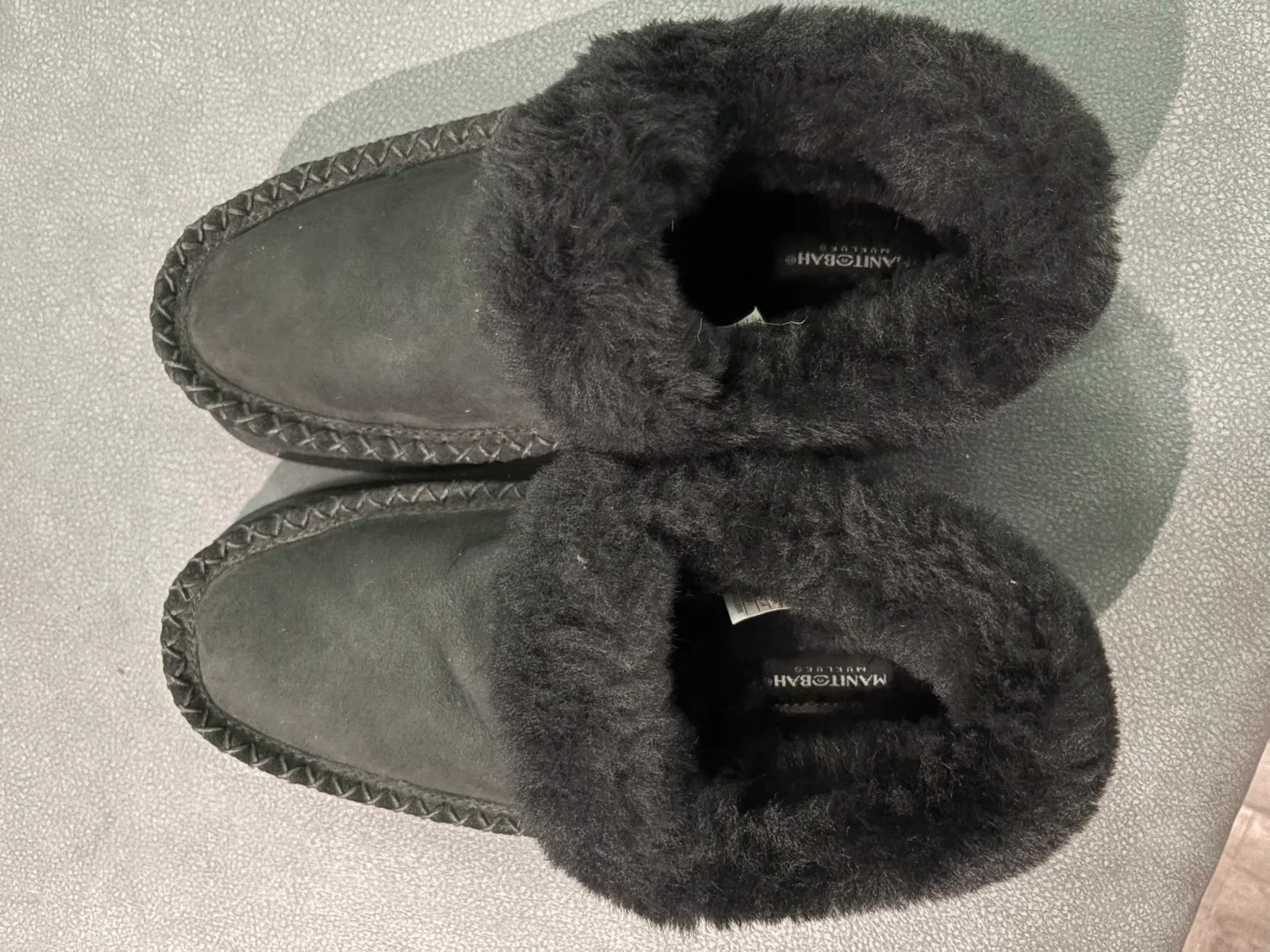 Manitobah Mukluks Black Sheepskin Slippers