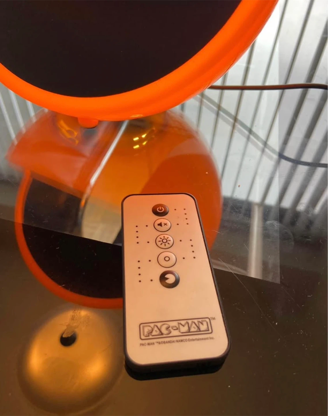 Pac-Man Lamp with Remote - photo 2