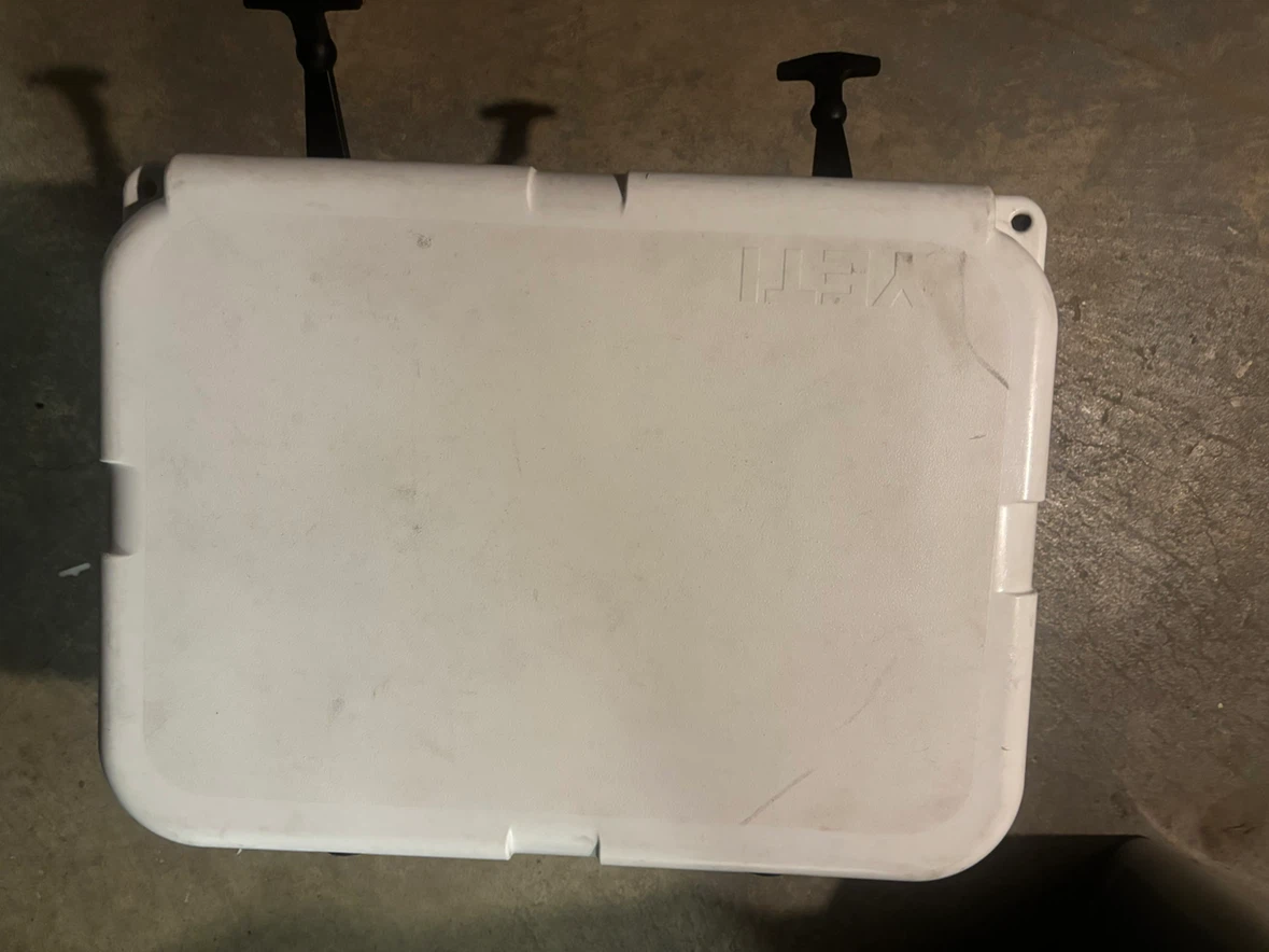 Yeti Tundra 35 Hard Cooler - photo 5