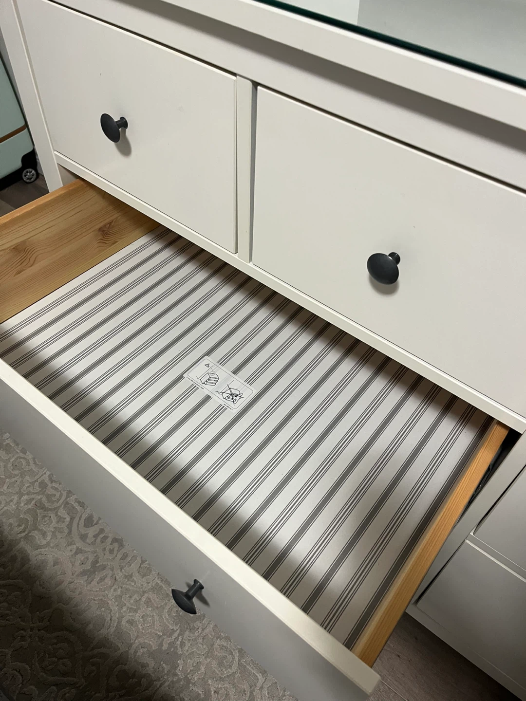 IKEA Hemnes White 8-Drawer Dresser with Glass Top - photo 2