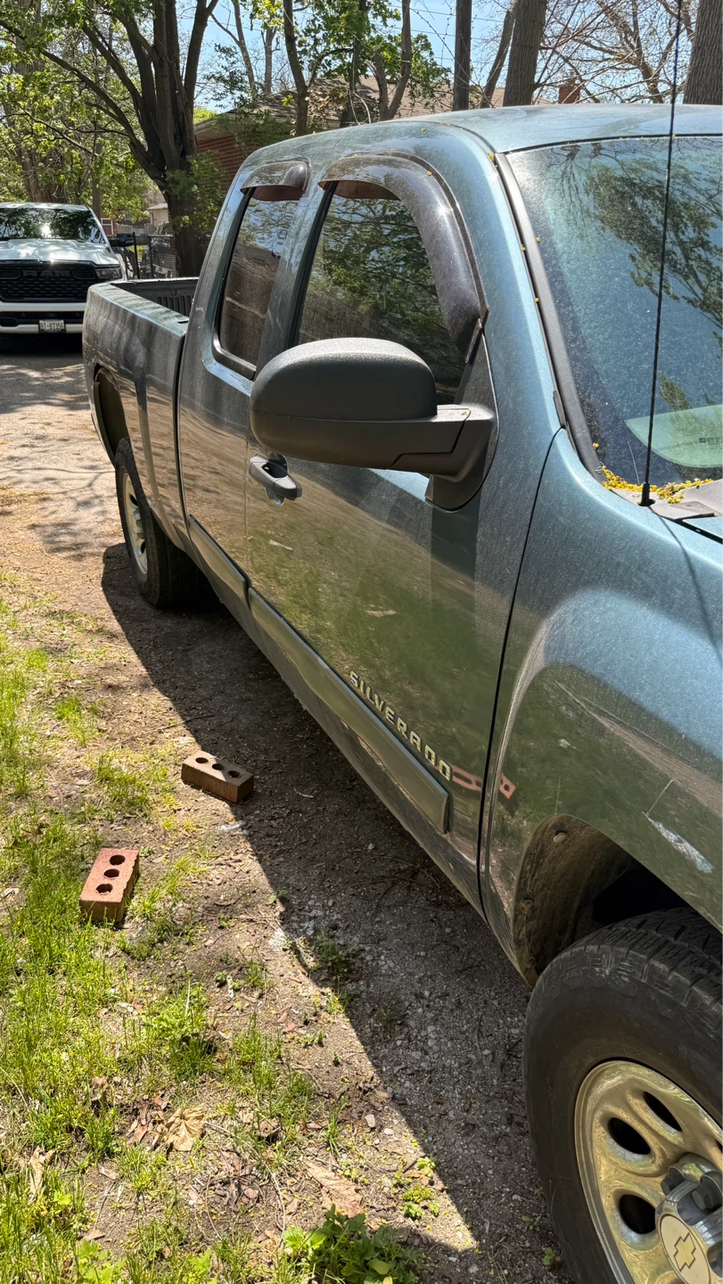 Chevy Silverado 1500 2010 210,000 km - photo 2