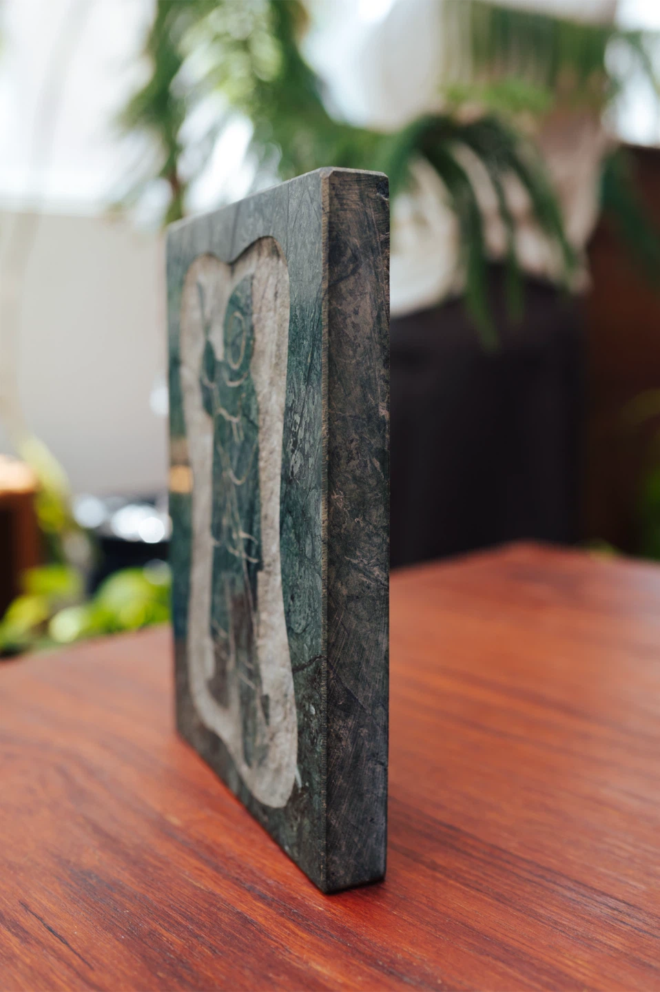 Inuit Hand-Carved Green Marble Plaque - photo 2