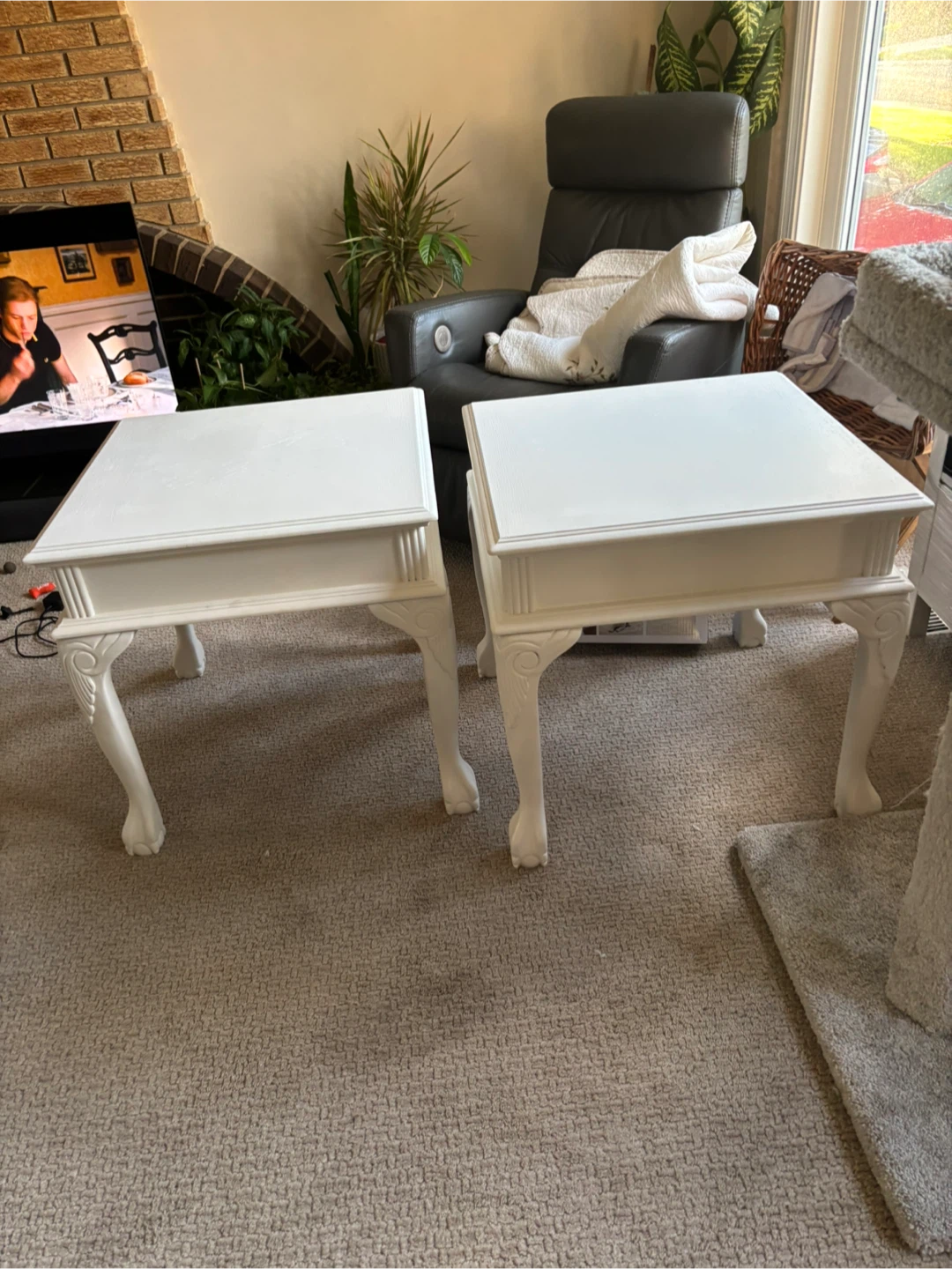 White Wooden Accent Tables (Set of 2)