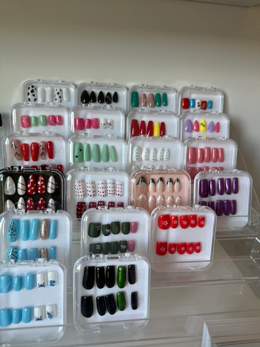 CLEARANCE SALE-Press on nails
