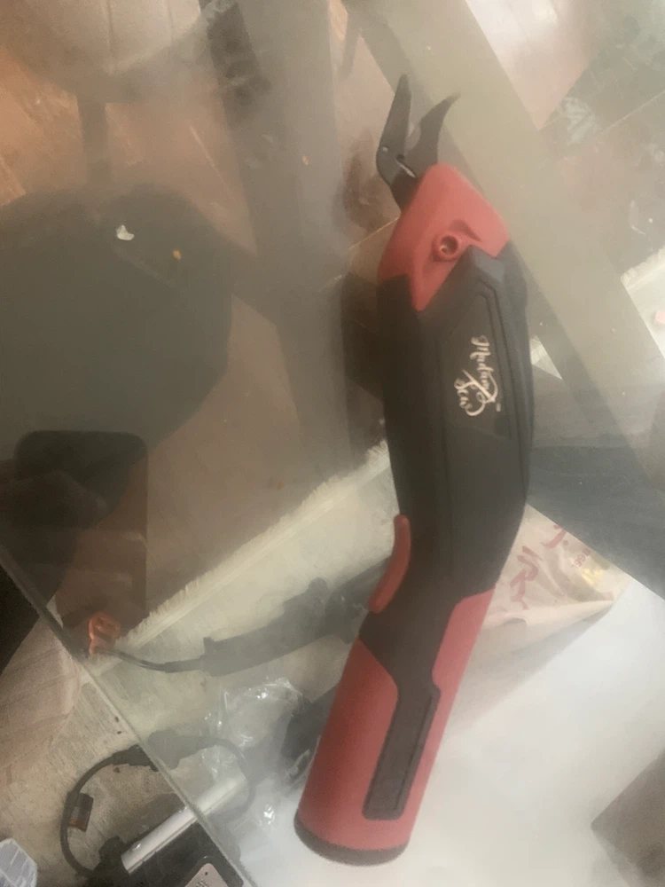 Midnight Seam Electric Scissors