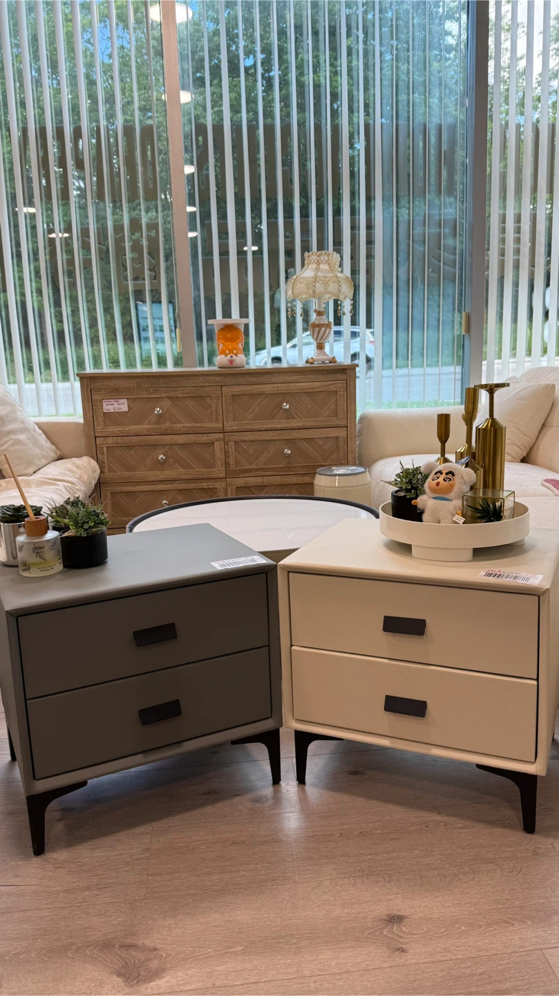 Nightstand with 2 Drawers