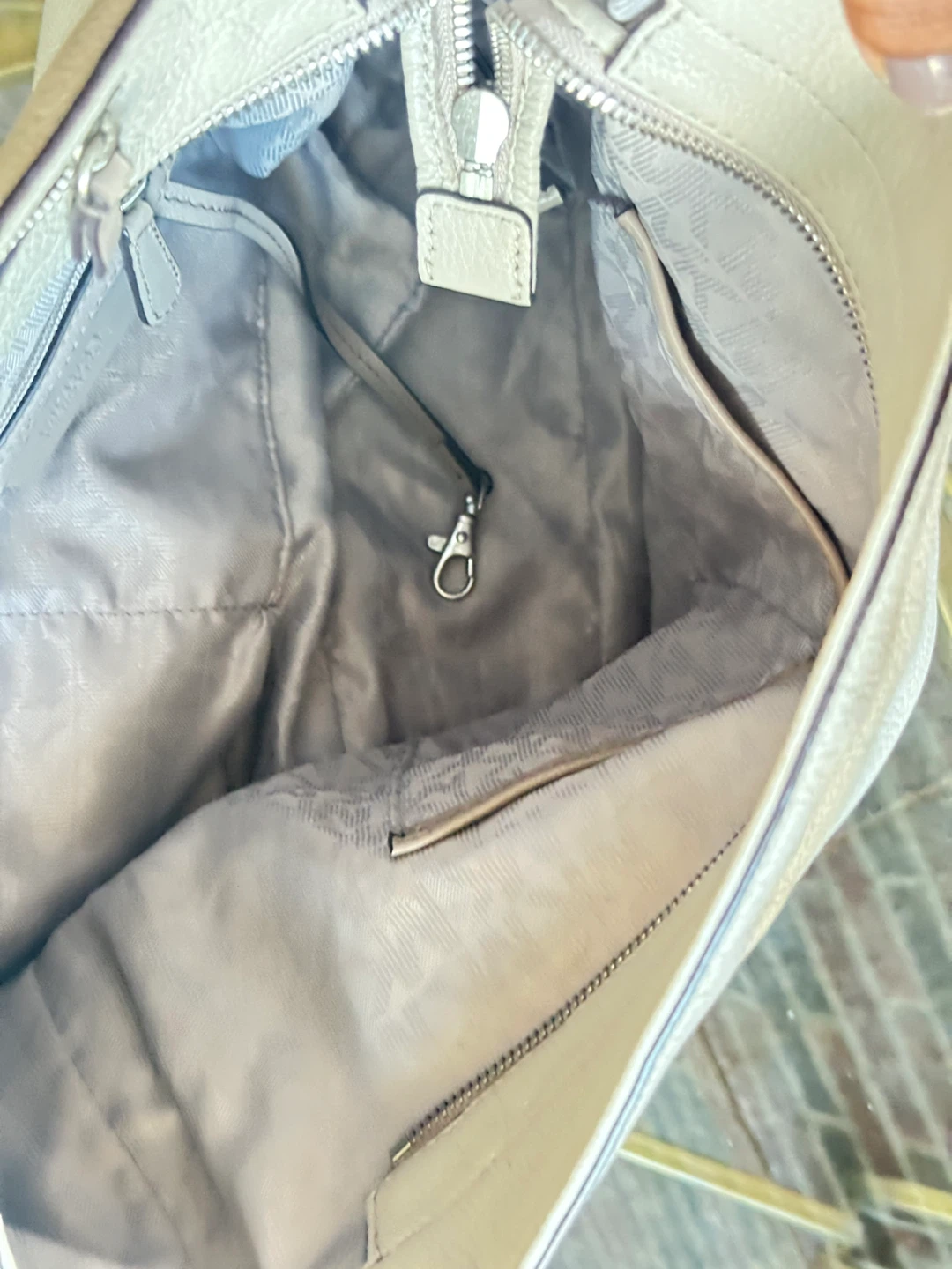Michael Kors Gold Tote Bag - photo 5