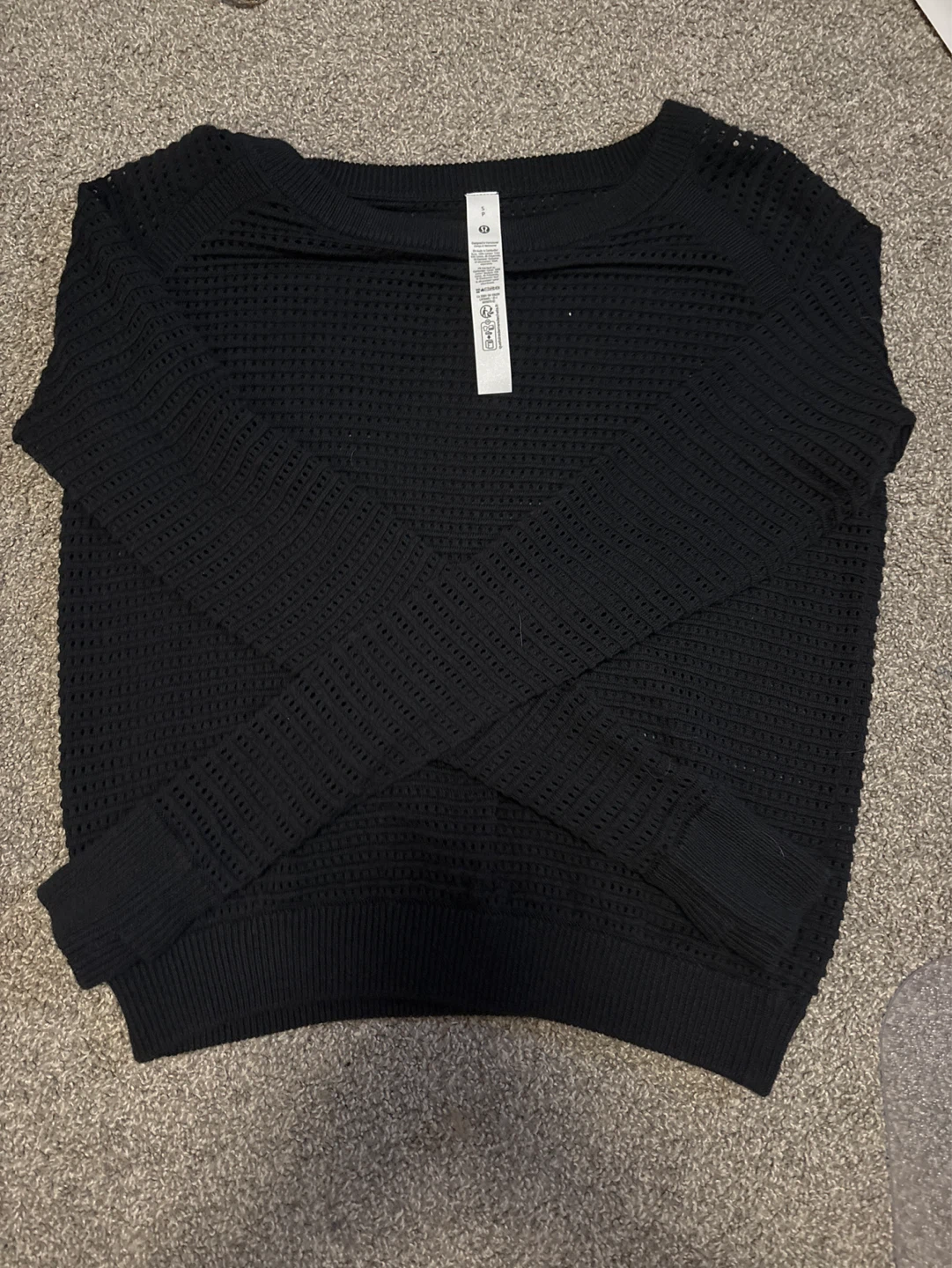 Lululemon hole top